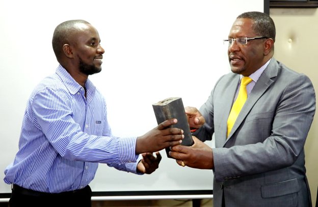 Eco-post made from E-waste plastic