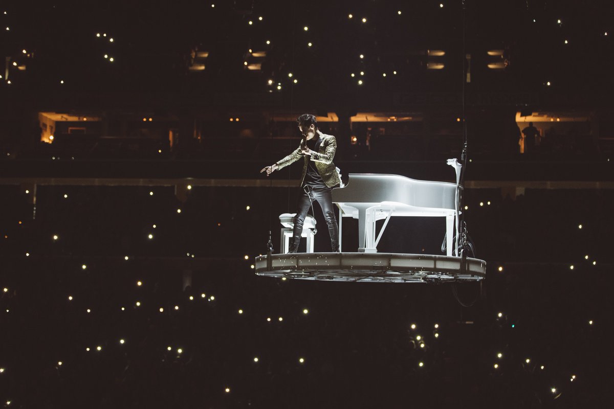 PanicAtTheDisco's tweet photo. Ate some wings, played a show. All in all rad first night of the #PrayForTheWickedTour in Buffalo https://t.co/9EfkJ7zWWd