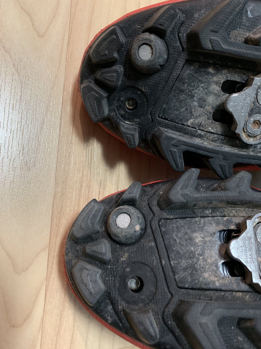 EPujolB's tweet photo. Hace pocos meses compre unas zapatillas @Mavic Crossmax Elite, muy decepcionado ya que salieron defectuosas y el servicio de atencion al cliente de @probikeshop_off no da respuesta a la reclamación presentada
@Mavic no se lo merece y los clientes de bikeshop tampoco, que lastima! https://t.co/3xme0Ooh5R