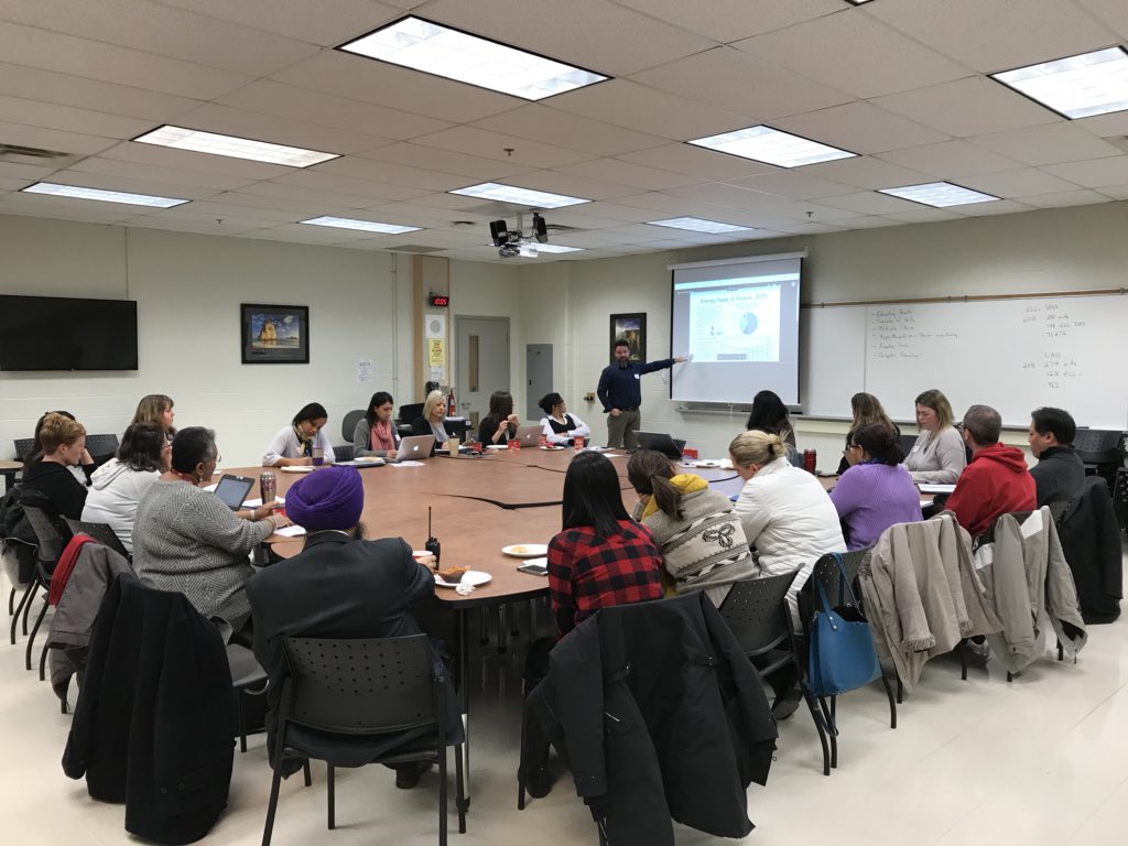 JaySugunan's tweet image. Great connecting with our high school and feeder school colleagues @eagleplainsps to discuss and share how we are supporting students in #engagemath and language @PeelSchools @Adrian_T_Graham