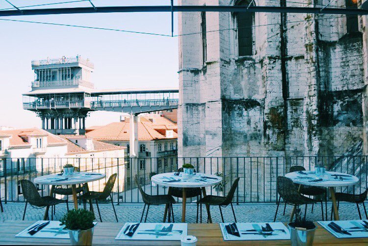 JorgeCarmo9's tweet photo. #Lisboa #esplanadas 😎🍷🍻 Seis esplanadas para aproveitar o sol de inverno. Aproveitando que o tempo está de feição - e acreditando nas previsões que indicam que o sol vai continuar a brilhar, vista-se a rigor e desfrute da luz da Lisboa... https://t.co/XEvh5imVIf https://t.co/qa6NtvrIyH
