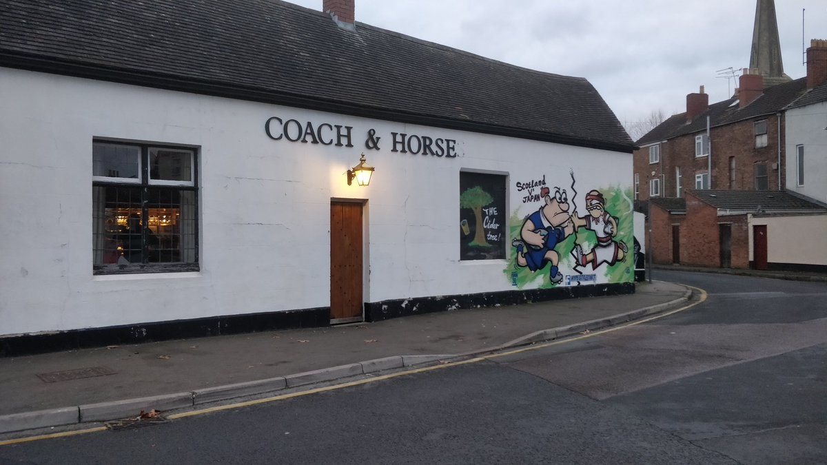 paulfoley75's tweet photo. #MRSC16 #GLOvMUN #Threeredkings #SUAF Coach & Horse ยฃ3 a pint of larger, Guinness ยฃ4 https://t.co/zuXoui8aG3
