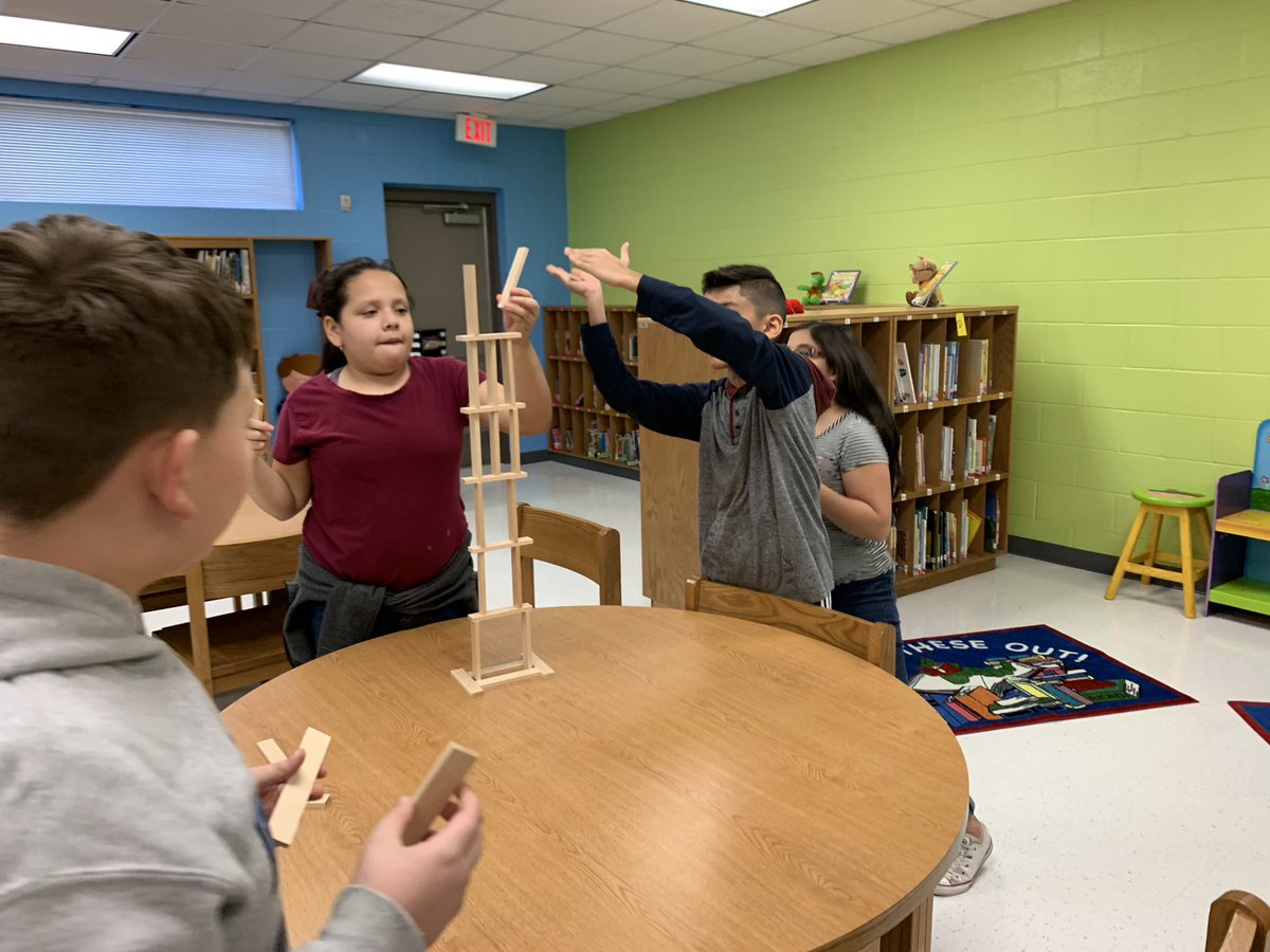 Fresh coat of paint 🎨 and new additions to our library!! Looking great 👍🏻 Kids love 💕 it!! #HCISDproud