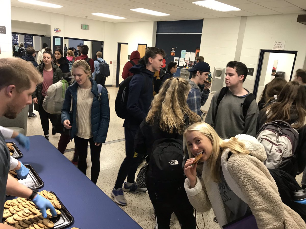 EGRAD5's tweet photo. Celebrating Jimmy Gerken’s birthday - “1 cookie at a time”
#GOEAST !
@jfee37 @HeidiKattula  @Lsjohnsto @Craig_Weigel @jackdoles https://t.co/ggBdY8UuOH