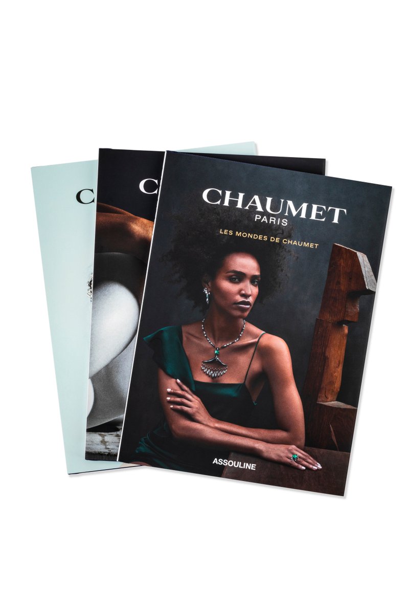 LVMH's tweet photo. La bibliothèque @Chaumet s’est enrichie d’un nouveau coffret : trois ouvrages publiés aux éditions @AssoulinePub pour plonger dans l’univers de la Maison de haute joaillerie. 
#Chaumet #ChaumetLibrary #Assouline https://t.co/YyUpotR09F