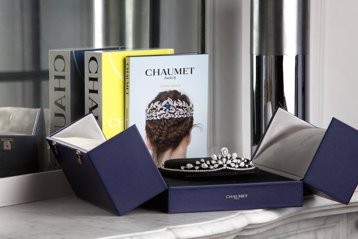 LVMH's tweet photo. The @Chaumet library welcomes a new box set of three books published by @AssoulinePub for a journey to the heart of the storied high jewelry Maison. 
#Chaumet #ChaumetLibrary #Assouline https://t.co/d5HFfpcw90