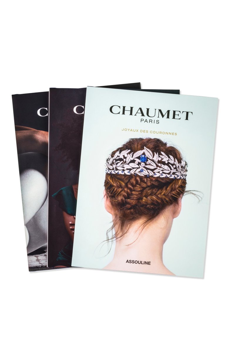LVMH's tweet photo. La bibliothèque @Chaumet s’est enrichie d’un nouveau coffret : trois ouvrages publiés aux éditions @AssoulinePub pour plonger dans l’univers de la Maison de haute joaillerie. 
#Chaumet #ChaumetLibrary #Assouline https://t.co/YyUpotR09F