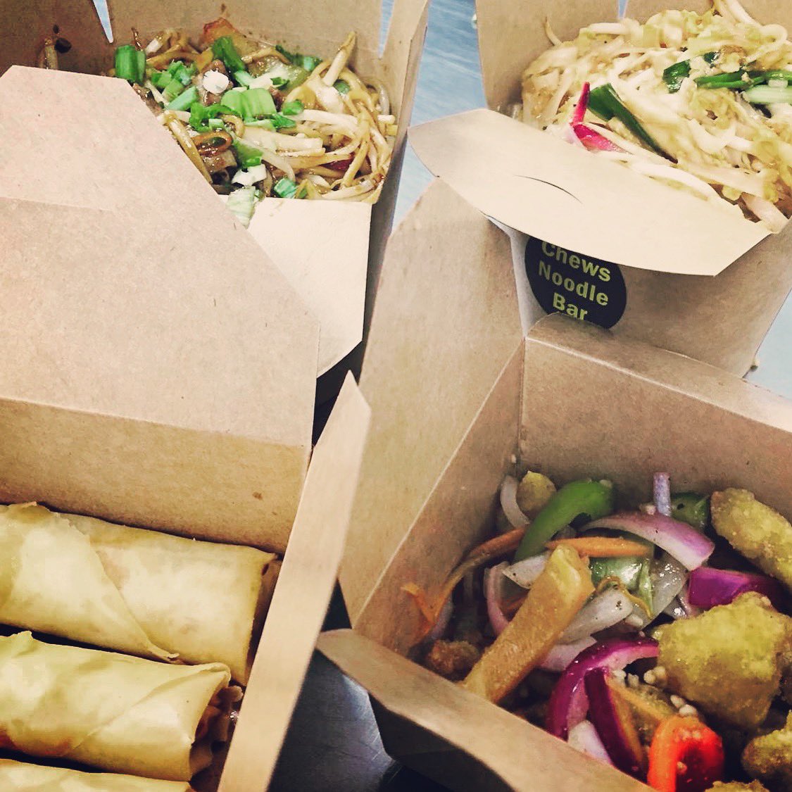 chewsnoodlebar's tweet photo. Time for a feast? Call 01519202222 or order online https://t.co/iEh2ze7T5h for delivery. #southroadwaterloo #duckspringrolls #saltandpepperpork #padthai #combinationbox #freedelivery #healthyeating #nomsg #himalayanpinksalt #tgif https://t.co/JpvdKbM2Ne