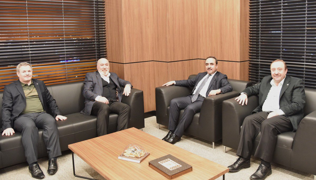 Yeni hizmet binamızda bizlere 'hayırlı olsun' ziyaretinde bulunan Tarım ve Orman Bakan Yardımcımız Sayın Akif Özkaldı'ya nazik ziyaretleri ve güzel temennileri için teşekkür ederim.
<a href="/akifozkaldi06/">Akif Özkaldı</a>