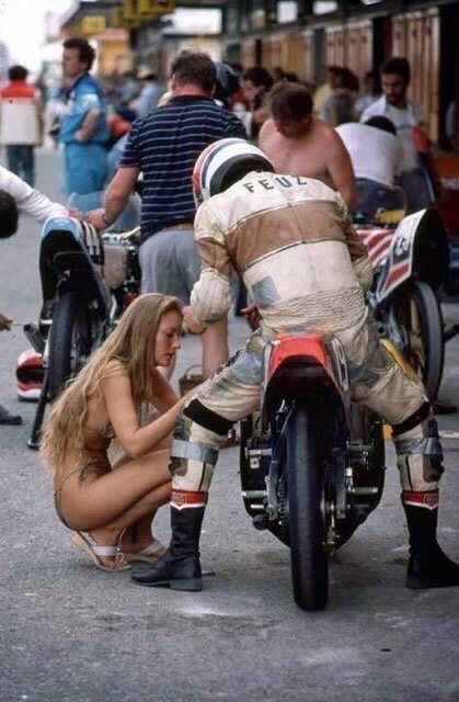 matoxley's tweet photo. Sometimes I miss the carefree days of pre-dresscode pit lanes https://t.co/z4sTXhLmrv