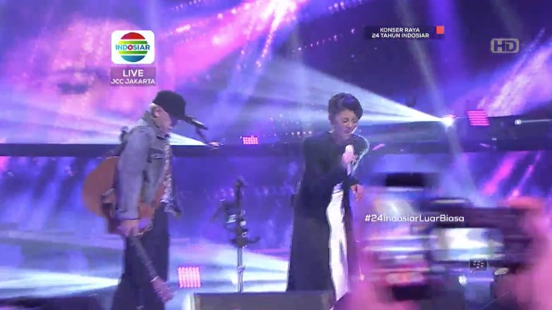 Indosiar's tweet photo. Dua-duanya bener-bener Matahari buat mimin!!

@agnezmo X @iwanfals 

#24IndosiarLuarBiasa https://t.co/OGRUlumVd1