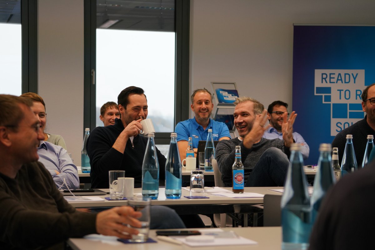 VANTAiO's tweet photo. VANTAiO Re-Bootcamp 2019: 👨‍💻 ein Boot tut immer gut! Zum 2. Mal gab es das #SAP #Portal #Bootcamp, heute in den neuen Büroräumen bei uns in Mainz. Das hat richtig Spaß gemacht, mit so vielen "Nerds" zusammen in einem Raum 🤓😄 #reboot #portalexperts @PORTAL_SAP #rebootcamp #Java https://t.co/x3ny5dIU9q
