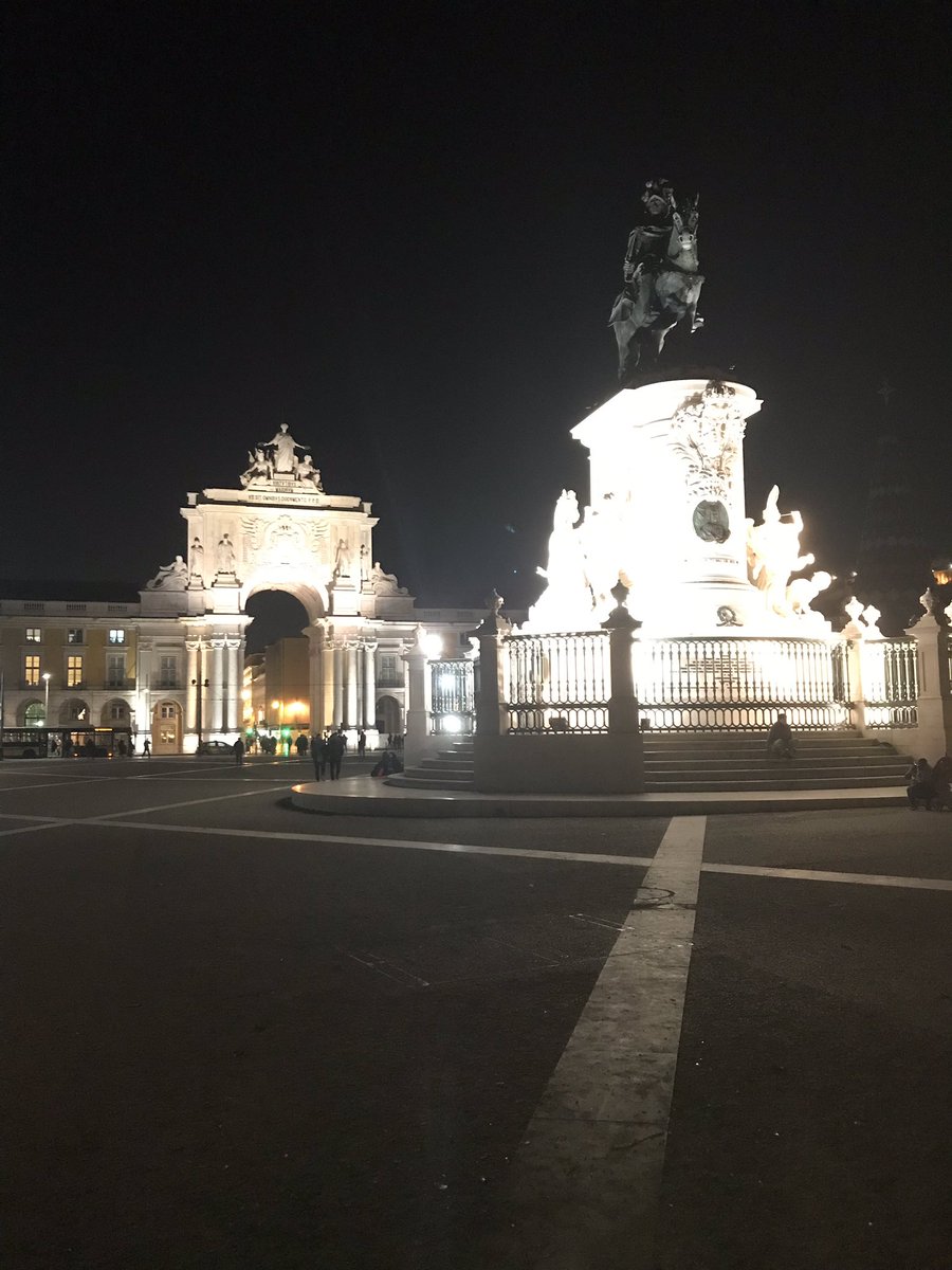 PhilipGormanEY's tweet photo. Great week spent in Lisbon training Portuguese consultants on consultancy skills. What a beautiful city! Back to the UK now ☃️☃️
#lifeinadvisory https://t.co/VqYEOYJDYc