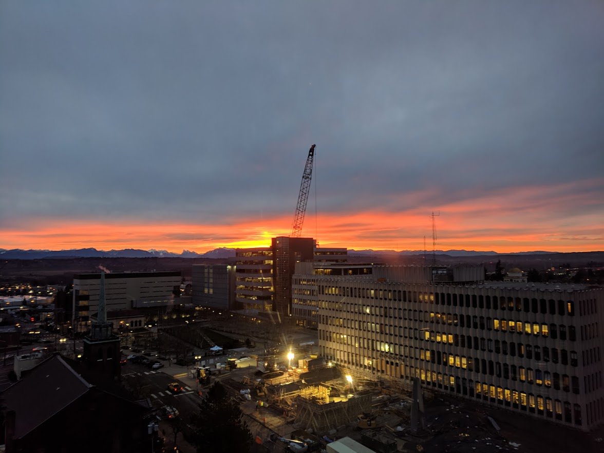 EverettCity's tweet photo. Happy Friday Everett! ICYMI, we had a beautiful sunrise this morning popping up above the @snocounty campus. https://t.co/z0GDGm5F1a