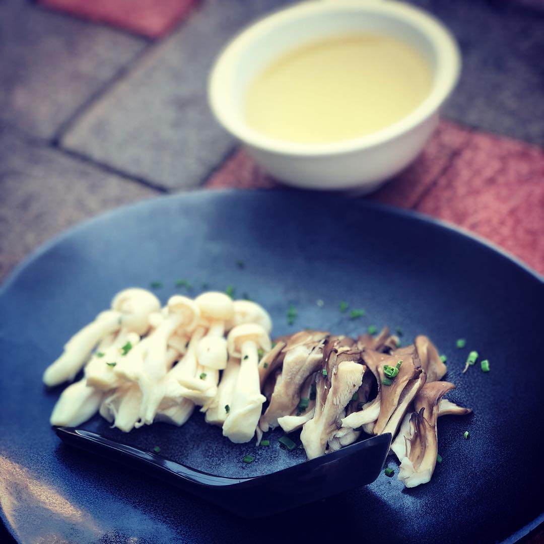 We’re dreaming of warming up with <a href="/SushikoChevyC/">Sushiko Chevy Chase</a>’s Wild Mushroom Suimono on this winter day. 

📷: IG @SushikoChevyChase
