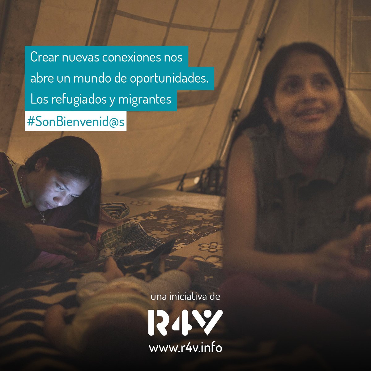 OIM_LAC's tweet photo. Cuando estamos lejos de nuestros seres queridos, una palabra de aliento o un gesto de hospitalidad acorta la distancia que nos separa de casa. 
Los refugiados y migrantes #SonBienvenidos.
@UNmigration https://t.co/QZqDGSW7zJ