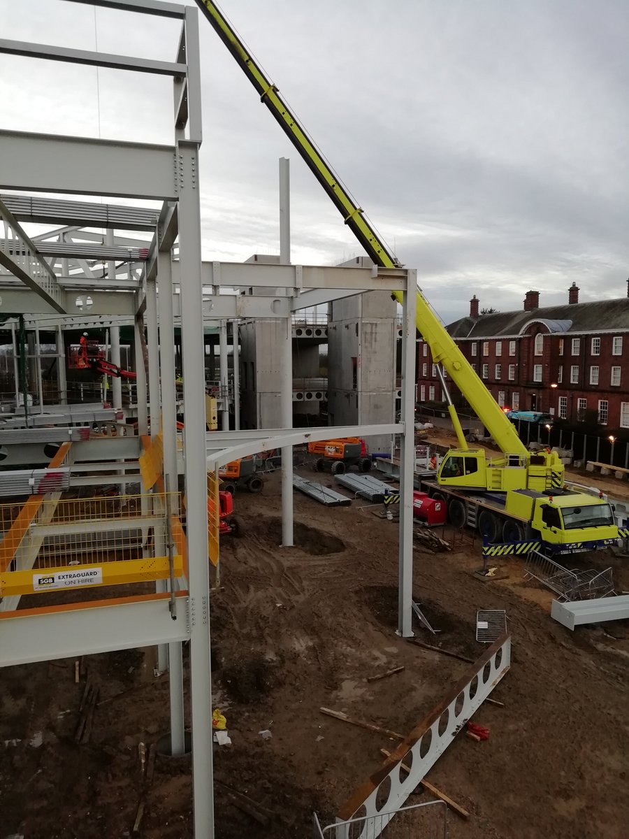 BeckettDevs's tweet photo. The steel frame of our new CTAR building is complete, all 950 tonnes of it! @gallifordtry @LeedsDevNews #construction #Leeds #Leedsdevelopments https://t.co/XBhesbUFZR