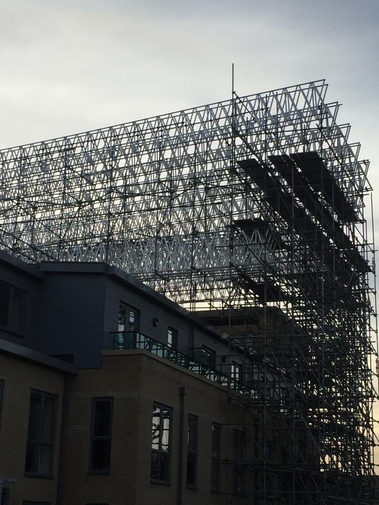 Beams all in place ready for lacing and bracing <a href="/huntingdon/">Huntingdon</a> high street. Massive thanks to Don ⁦<a href="/vr_access/">VR Design and Safety</a>⁩  for all the X beams.