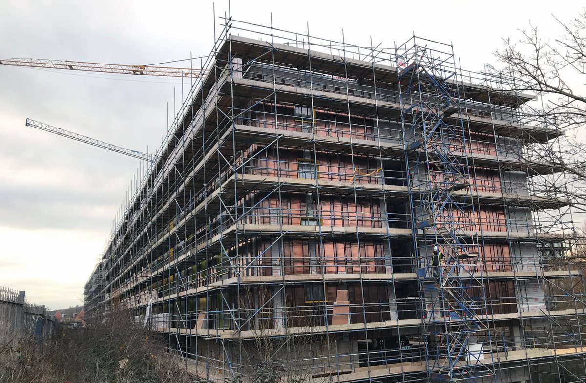 FergusonMann_'s tweet photo. Exciting to see the #CopperBuilding starting to glow. The copper cladding will be on full show when the scaffold comes down in a few weeks time...watch this space! https://t.co/ARYorINaUj https://t.co/pBdSRZotXe