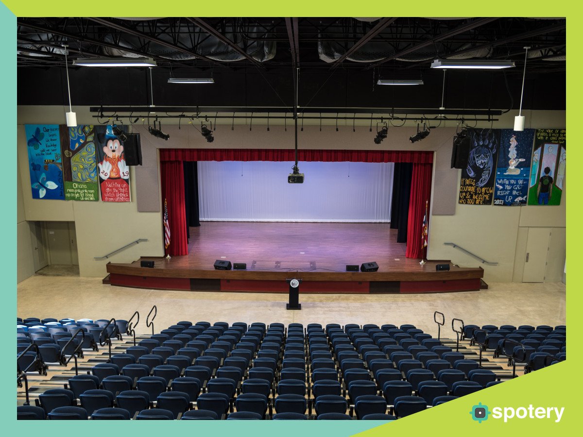 spoterying's tweet photo. Instalaciones fuera de lo común con amplio estacionamiento y gran cabida en su centro de estudiantes, #AUPR te proporcionan un hermoso lugar para tu próxima actividad social. Disponible para alquiler en #Spotery. https://t.co/sj0fyHDjVf https://t.co/FPjQMNuEA8