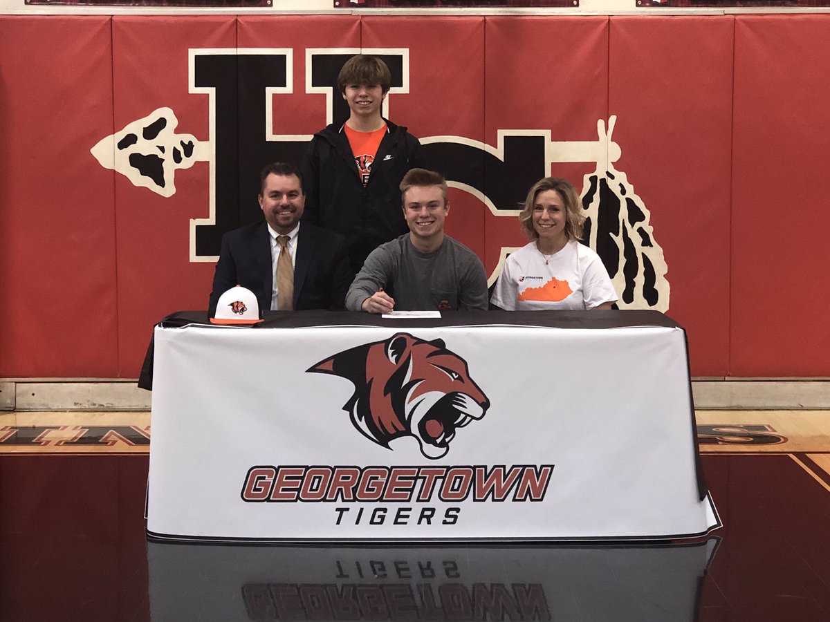 HolyCrossPep's tweet photo. Holy Crosses own Loel Haggard signed his letter of intent today to play baseball at GeorgeTown college! Great amount of respect for this kid really shows what hard work and dedication is! @ENQSports @JWeberSports @holycrosshscov @loel_haggs https://t.co/5qONjJIUKo