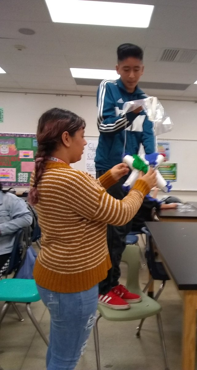 Chipman_Science's tweet photo. Egg Drop Challenge!!!
The best part of teaching is watching kids think.
@CJHofBCSD @BakCitySchools https://t.co/iq0S1E002y