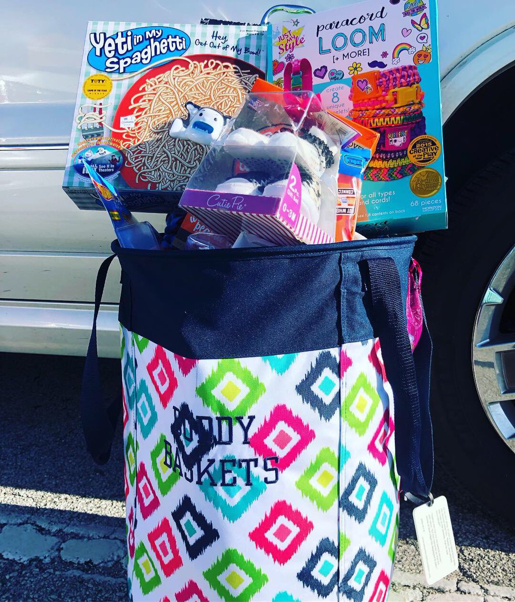 TesoriFamilyFdt's tweet photo. Baby Phoebe “Rocket” oh how we love you already! Welcome to our #buddybaskets Family! Loved meeting you today on your 1 month birthday! #love #tfffamily ❤️❤️ #celebrate321 https://t.co/FeMc6jQc5a