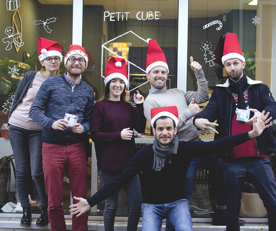 L’équipe de Petit Cube 🎁 est au taquet pour 2019 ! 🤟🏻
Et surtout, n’oubliez pas : Spread the Love 💕
#petitcube #petiteattention #carte #cadeau #gift #bonneannee #bonneannee2019 #spreadthelove