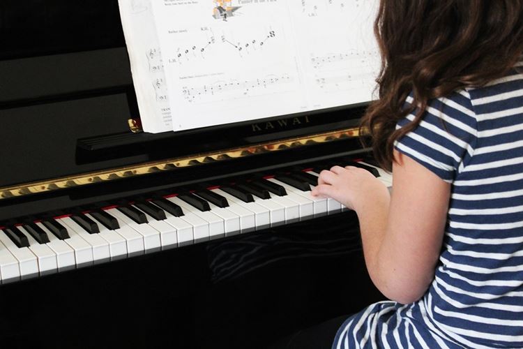 RockawayMusic's tweet photo. Rockaway Music offers private piano lessons at our location in Morris Plains, NJ. We teach all levels - from beginner to advanced. For your convenience, our piano school operates every day of the week except Sunday. #PianoLessonsNJ 
#PianoLessons 

https://t.co/e3LFlbUsoi https://t.co/zpO8A24AVl