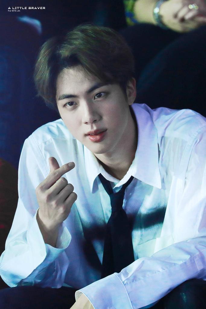 purpleheart1437's tweet photo. @luvekth @BTS_twt Jin @BTS_twt https://t.co/HQ6Baxxsfc