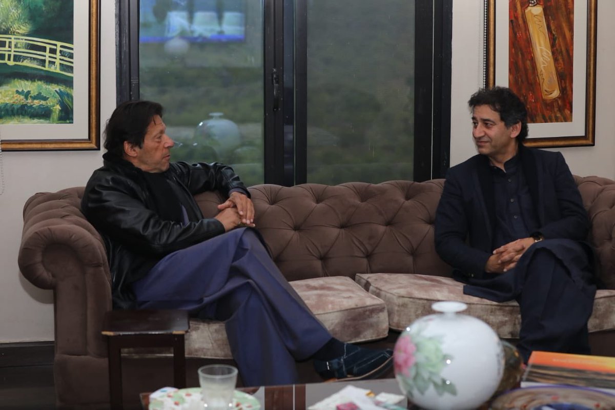 AtifKhanpti's tweet photo. Discussed overall situation of KP, especially Tourism & former FATA with PM Imran khan https://t.co/QcpOvHPHcX