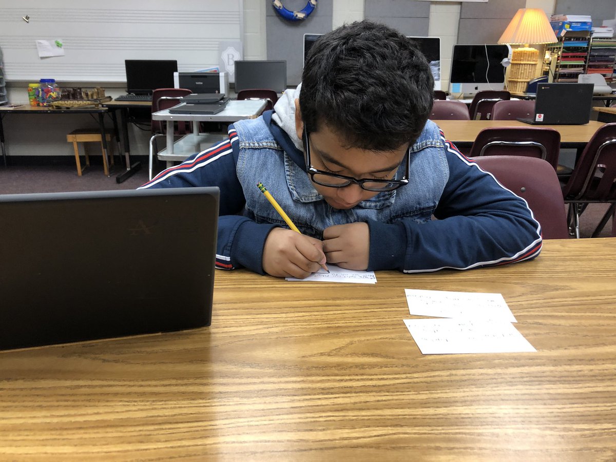 ksuITerin's tweet photo. Getting the presentation together for the #apstechfair @MilesTigersAPS @APSInstructTech @ahrosser @apsupdate @APSCAIO #APSITInspires. https://t.co/semMVD2PRn