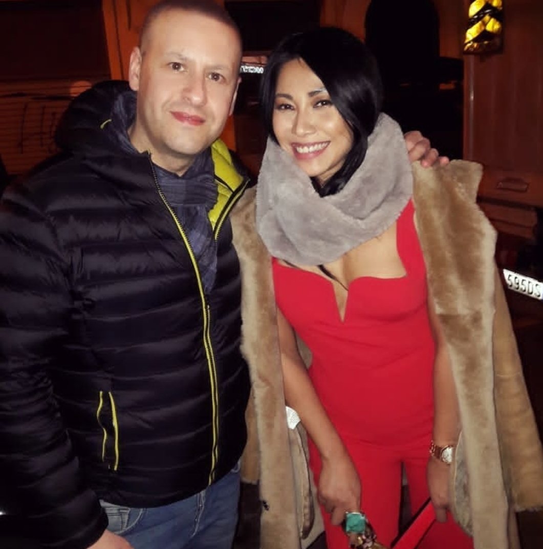 okiwanata's tweet photo. Ini adalah fans mbak @Anggun_Cipta saat melakukan konser di Bologna Italy. #AnggunIntimateTour #Anggun #Italy #2019 😎🙏 https://t.co/496hKJ9lkj