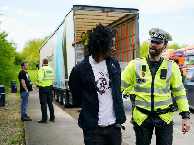 BlueSea1964's tweet photo. 🚨 Report: UK Govt Failed To Deport 50,000 Rejected Asylum Seekers!!!!!

#BluestarZone
#BuildTheWall
#DeportIllegals

https://t.co/BRzOd3ocAZ https://t.co/YlOfejoa2C
