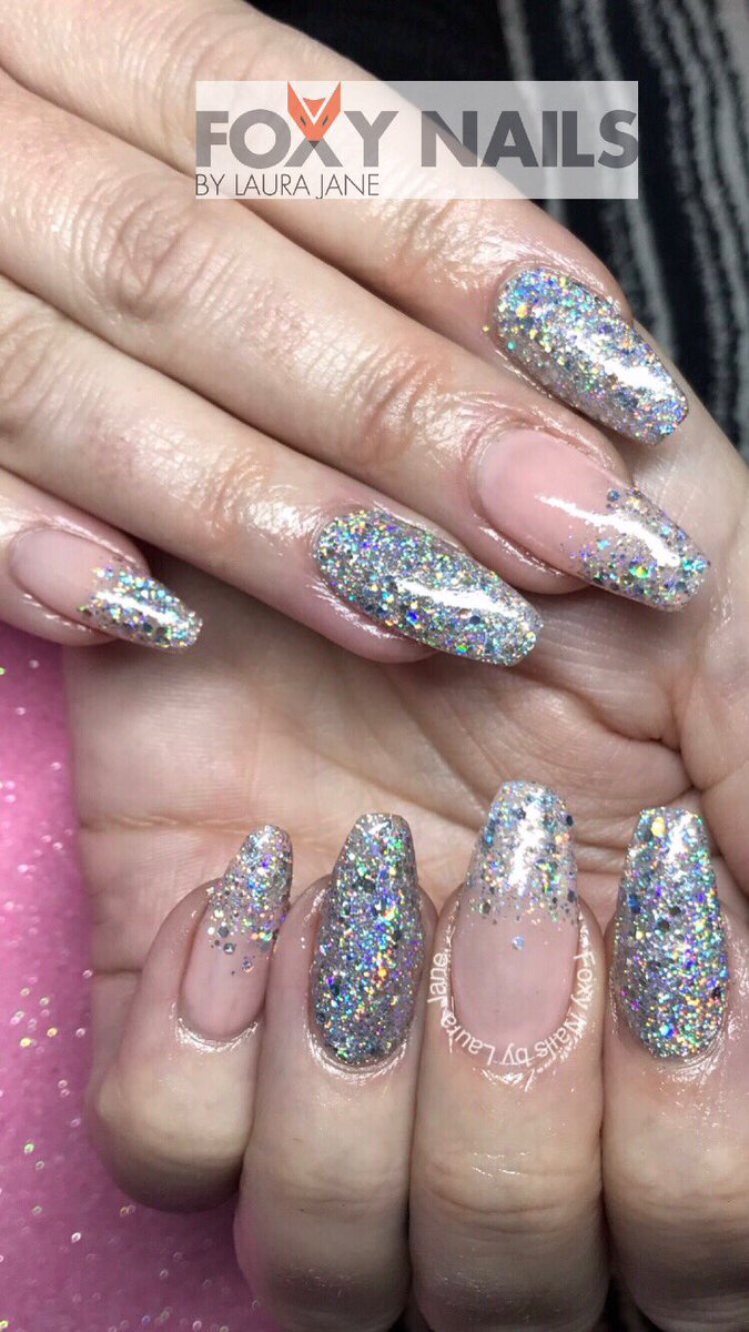 LauraJaneMitch's tweet photo. @Gelish @magpie_beauty @ScratchMagazine #polygel #gelishpoygel #magpieglitter #showscratch #polygelnails #glittermix #polygelenhancements #polygelextensions #squeezesliceroll #coffinnails #foxynailsbylaurajane #laurajanemitchell #norfolknailtech 💎 https://t.co/K0tZ7VfXZl