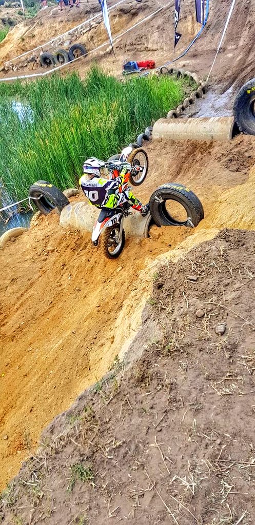 XhaleXtreme's tweet photo. Proud to announce #KimOpperman will be staying on with us for a second year running. Kim is fearless and tackles any challenge head on, sharpening her enduro skills all the time, going from strength to strength. We look forward to sharing an exciting 2019 race season with her. https://t.co/wi9D7spjIx