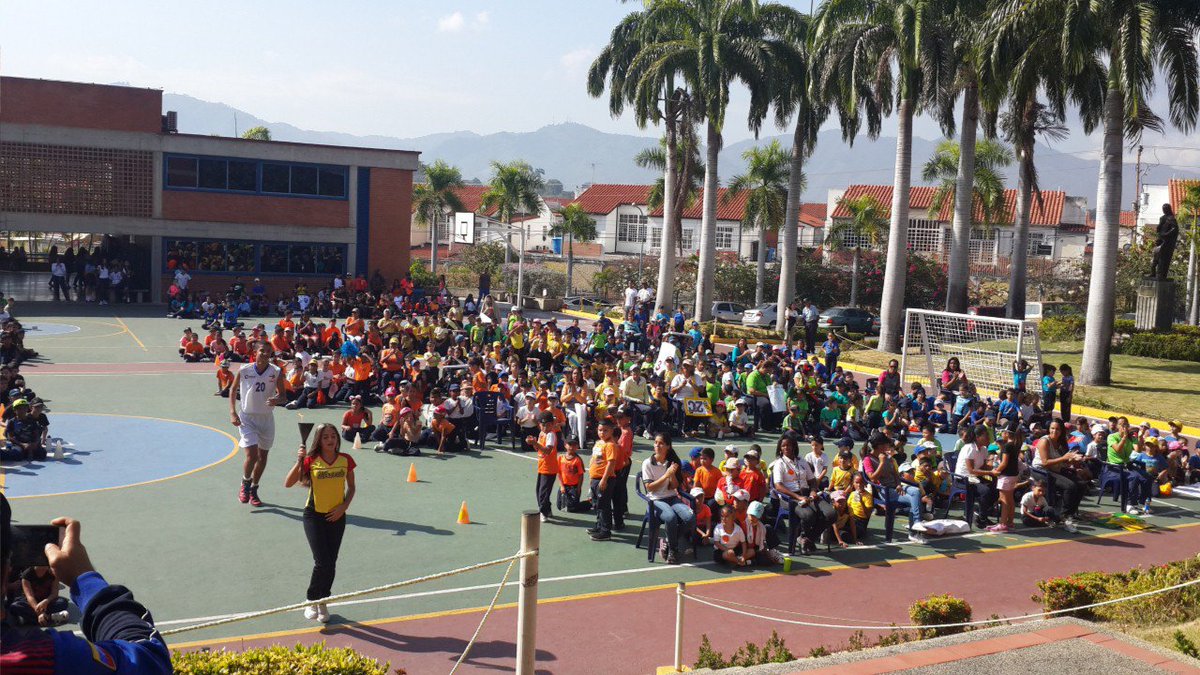 UEP_NSC's tweet photo. #11ENE2019 #NSC Hoy se realizó la Inauguración de los Juegos Intercursos NSC ¡Suerte para todos los estudiantes! #JuegosIntercursosNsc #deporte #ColegioNsc https://t.co/KUMDAAJPzU