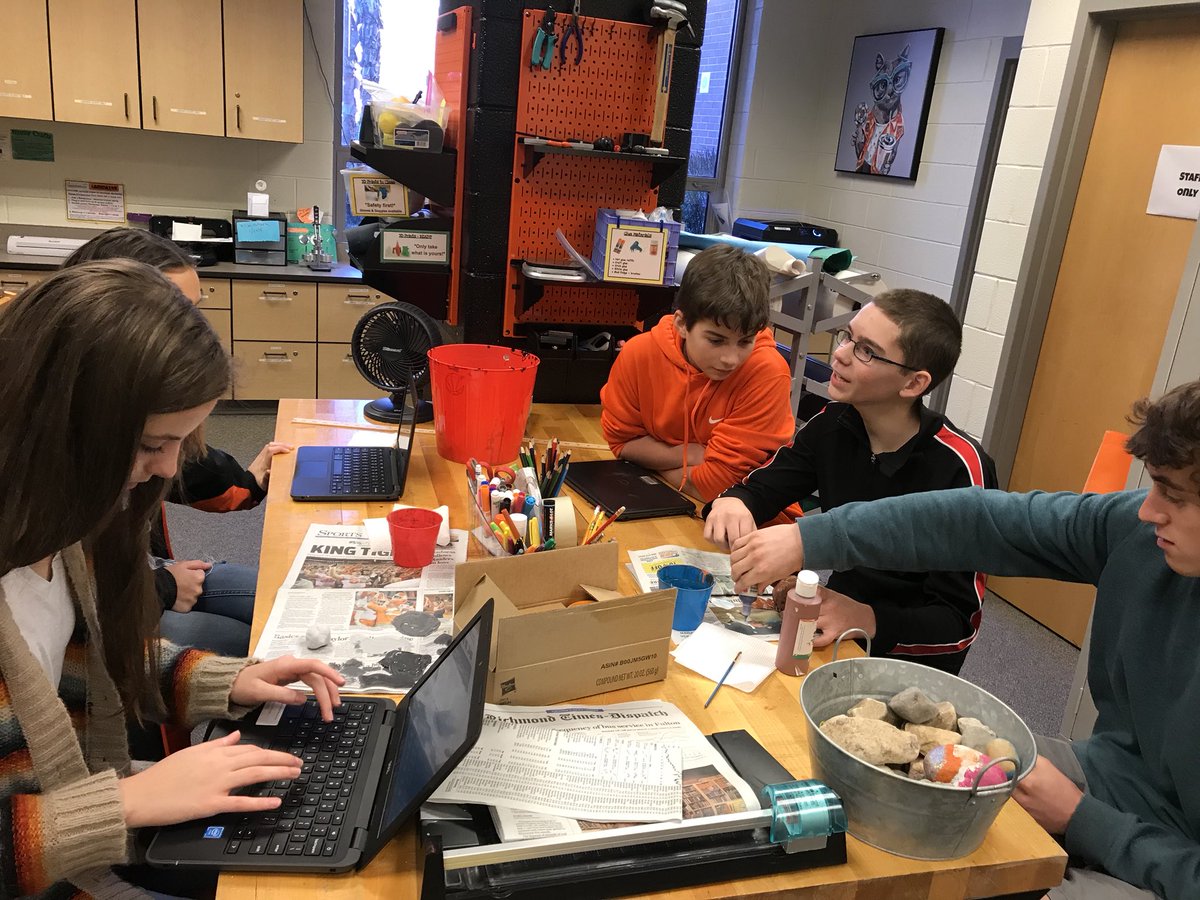 Pinchbecklib's tweet photo. Our @phslibt goes through so many phases in a day. 💕 Here’s what’s happening right now. @PhsOlympiad &amp; @J_Gard_  are in the house engaging their science students. #wearephs #collaboration #creativity #makeamodel https://t.co/tkCNBrYdPI