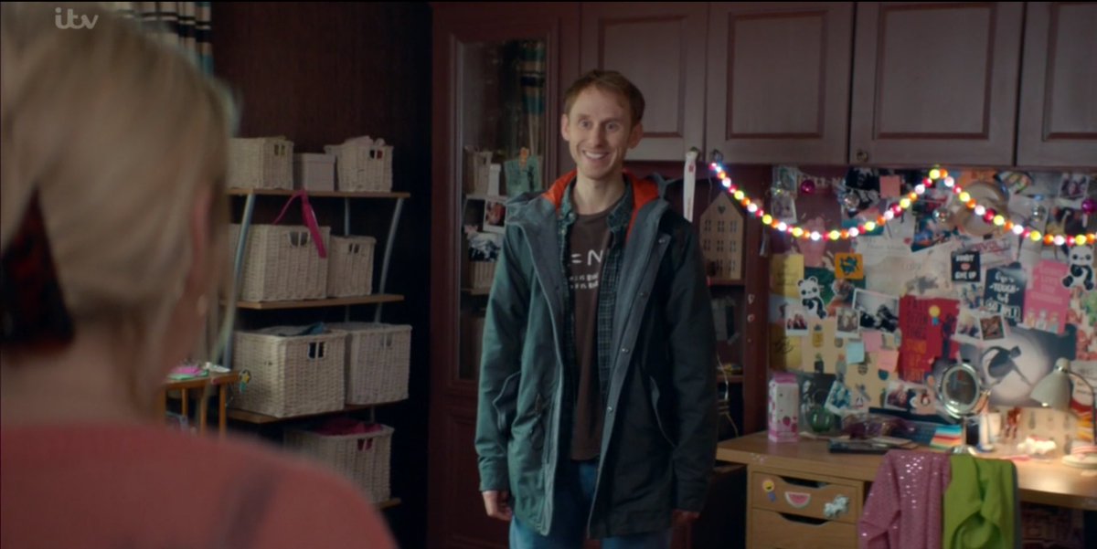 Absolutely in love with #CleaningUp and seeing @RobertEmms play Glynn !! His character is so sweet and funny aha , can’t wait for next week’s episode! 💖