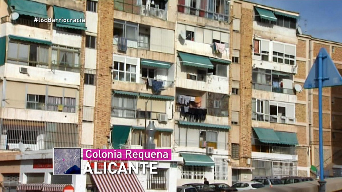 laSextaColumna's tweet photo. Vamos ahora a Alicante a conocer el cine neoquinqui #CriandoRatas se grabó aquí #l6cBarriocracia https://t.co/O3MrMfk0fg https://t.co/fL1u87ybOt