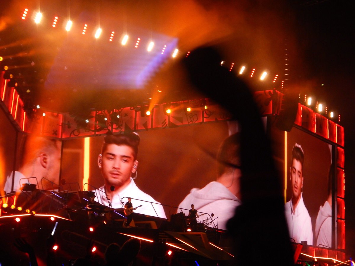 angel_smile83's tweet photo. #HappyBirthdayZaynMalik
#HappyBirthdayZayn
#OTRAt 🇯🇵🥺❤️ Lots love.xo https://t.co/KtT0pPvXob