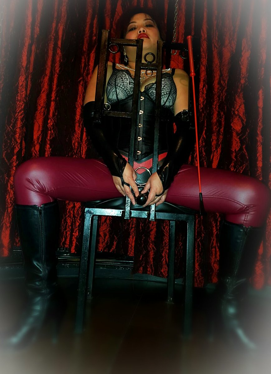 Mrssamantha963's tweet photo. ๐ Weer zondag aanwezig๐ @SM_Palace #Femdom #Femalesupremacy #forcedeepthroating #bislaves #masochism #travestie #forcetravestie #opsluiting #medfet https://t.co/H1XHRwRp6Q