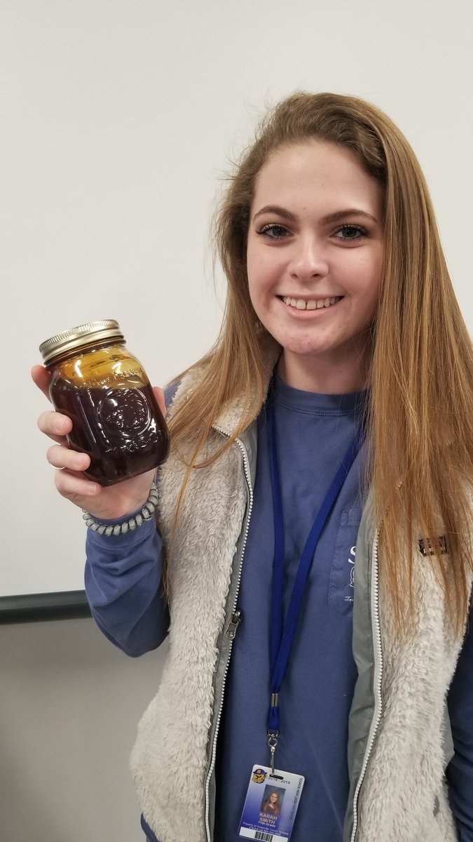 ElizCMiegel's tweet photo. It's never a dull moment on SAE presentation day! We had sugar gliders, ducks, a pig skull, and some amazing raw honey all from student's semester long, self-directed projects! #TRHSFFA #WeAreTR18 #SCFFA #SAE #FFAJustOne #LearningByDoing https://t.co/q4fGjVSnfB