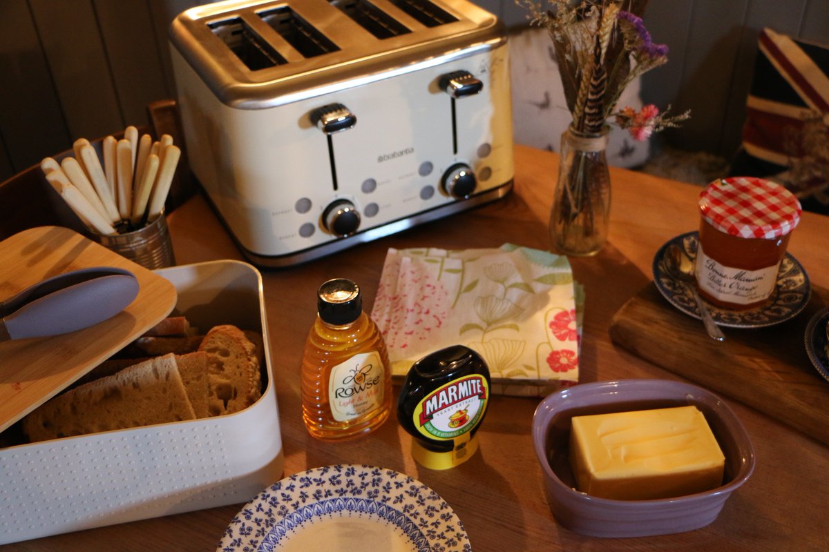 kitcheneating's tweet photo. NEWS! ARE YOU LOOKING FOR A PLACE FOR A MEETING OR TO WORK?
You no longer need to arrange meetings or find somewhere to work in packed coffee shops, worrying about parking, Join us at The Kitchen, in a stylish environment, fast wifi, free parking and free even breakfast! https://t.co/zch64BS5bn