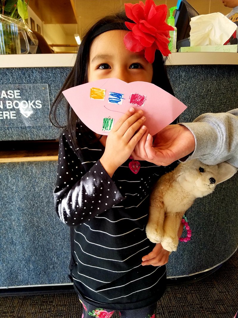 vencolibrary's tweet photo. Miss Rose's #early literacy class made #teeth on a #smile for a craft at #VCLFillmore. https://t.co/ztIsVMGzEW