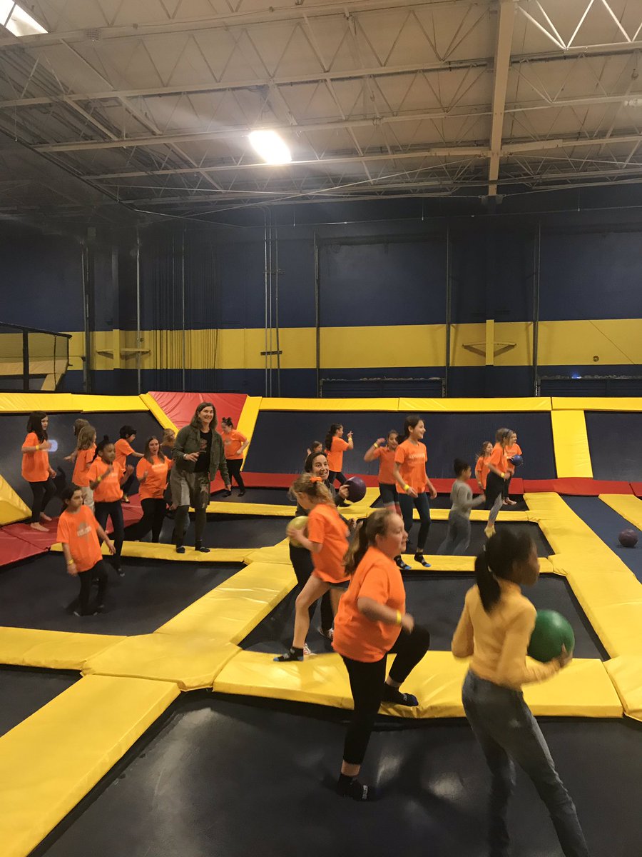 danmillses's tweet image. It’s a King Crowne celebration @SkyHighSports ! We are so proud of all of our school’s houses, but today it’s all about King Crowne!! #schoolpride #7Habits #healthy_kids @MetroSchools @TheCCovington12 @MNPSNortheast @DamonCathey