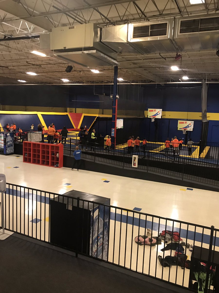 danmillses's tweet image. It’s a King Crowne celebration @SkyHighSports ! We are so proud of all of our school’s houses, but today it’s all about King Crowne!! #schoolpride #7Habits #healthy_kids @MetroSchools @TheCCovington12 @MNPSNortheast @DamonCathey