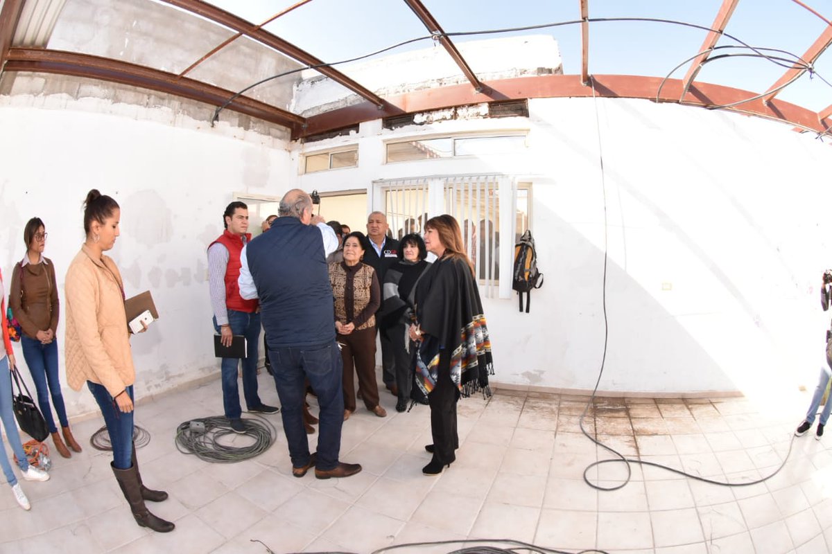 LetyHerreraAle's tweet photo. En estos momentos recorro el Asilo de Ancianos Gómez Palacio acompañada de mi madre Doña Vilma Ale de Herrera quien con sus recursos personales realiza acciones de rehabilitación en este lugar de atención y cuidado a nuestros adultos mayores con una inversión de 4MDP. https://t.co/FzwOgywnln