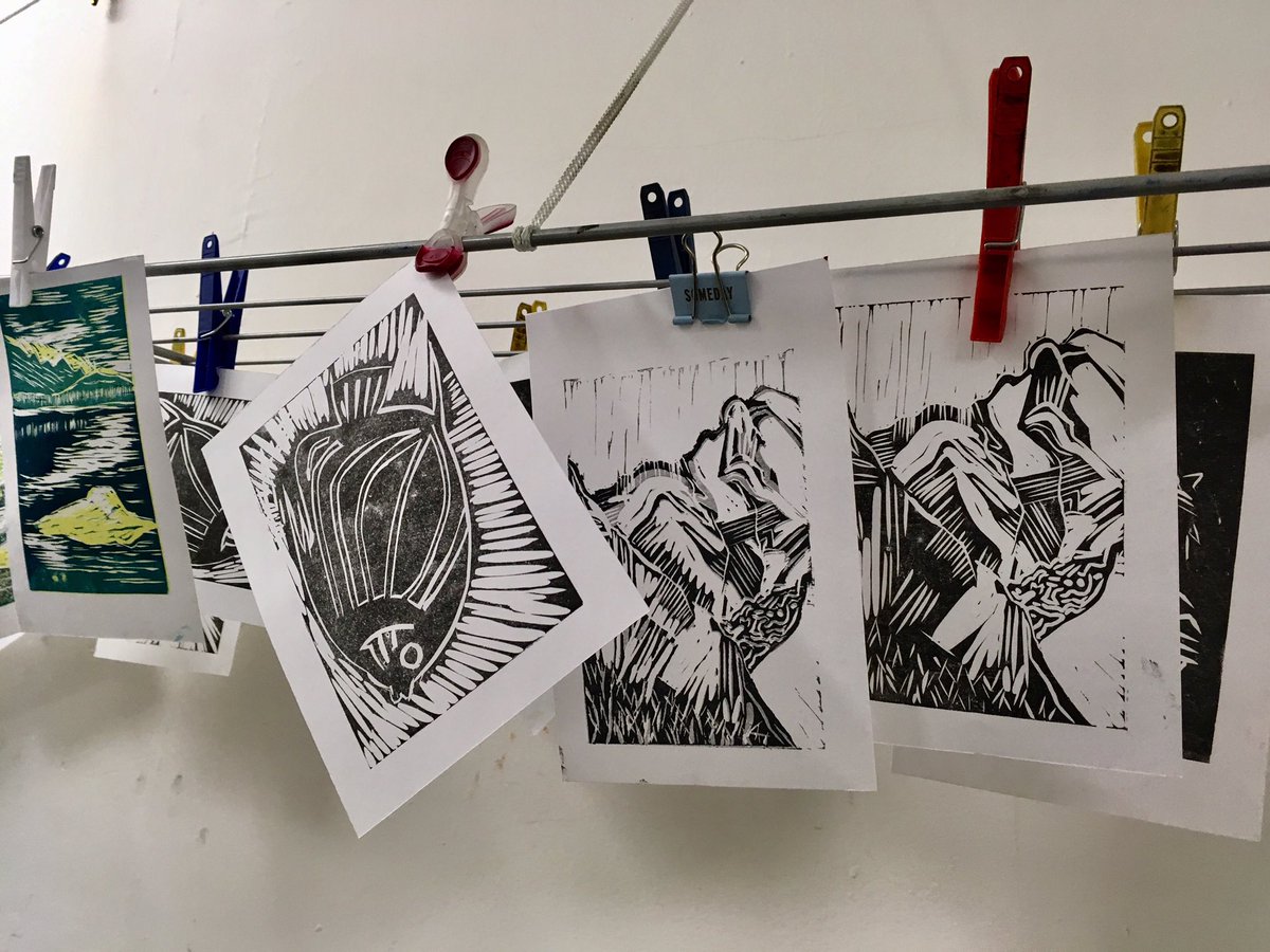 peachcreation's tweet photo. First print workshop of 2019    🙌🎉🎉🎉🎉🎉🎉🎉🎉🙌@BluecoatPrint @theBluecoat #linocut #printmaking https://t.co/m0MdhijxRY