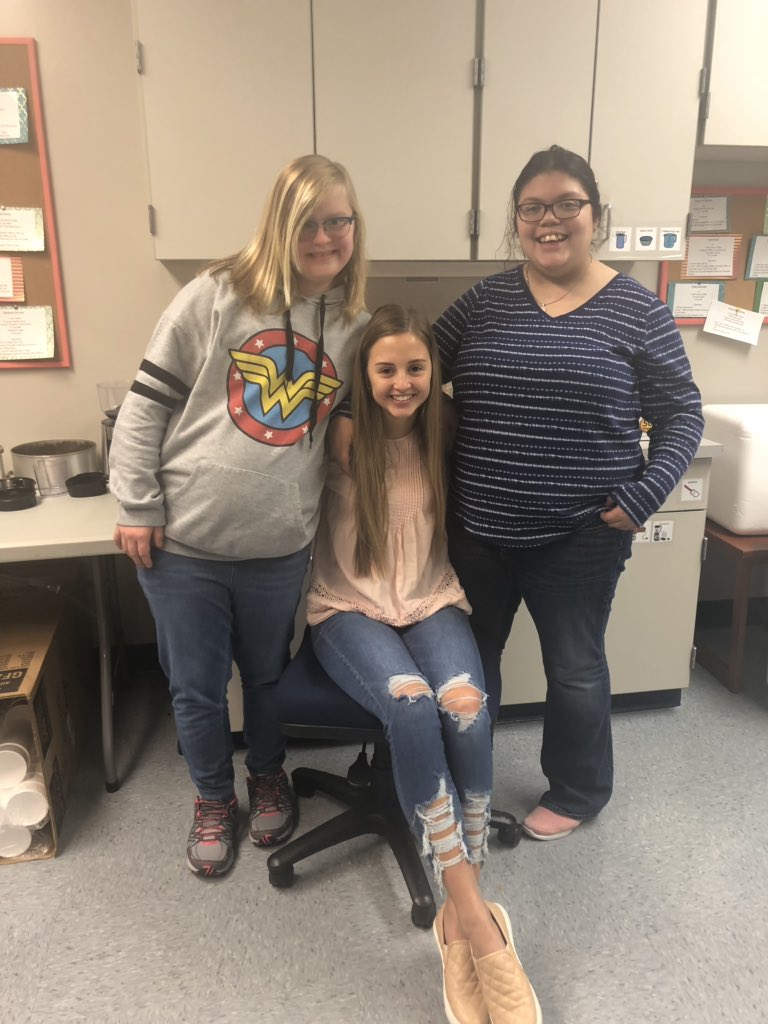 _emily_phill's tweet photo. With Hoops for Hope coming up, I wanted to introduce everybody to my friend Grace (on the right). Last January she had a liver transplant and was so strong recovering. This year it’s her dream to swim with the dolphins in Hawaii. Make her dreams come true and donate! #hoops4hope https://t.co/DNitgriAgr